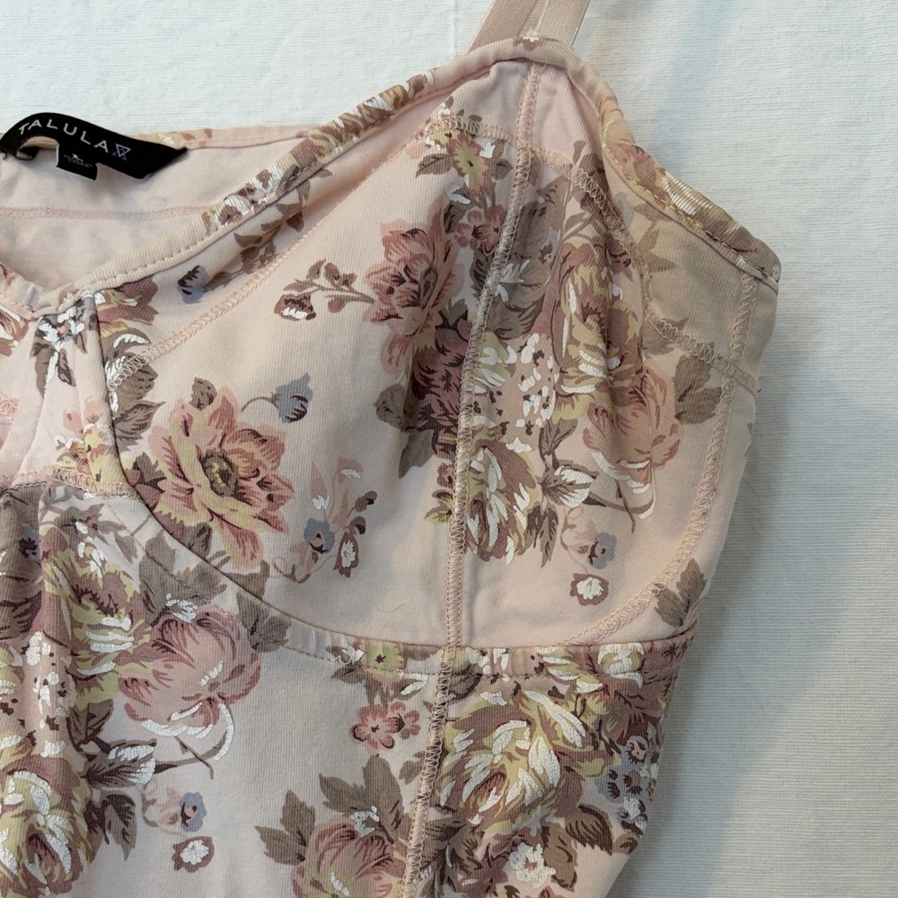 Aritzia Floral Camisole in Soft Pink, L - Picture 4 of 6